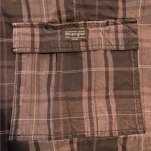 Wranglers Mens 42 Black/Grey Plaid cargo shorts